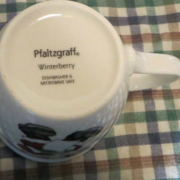 Pfaltzgraff Winterberry Naughty And Nice Mug Set New In Box Never Used - Picture 7 of 9